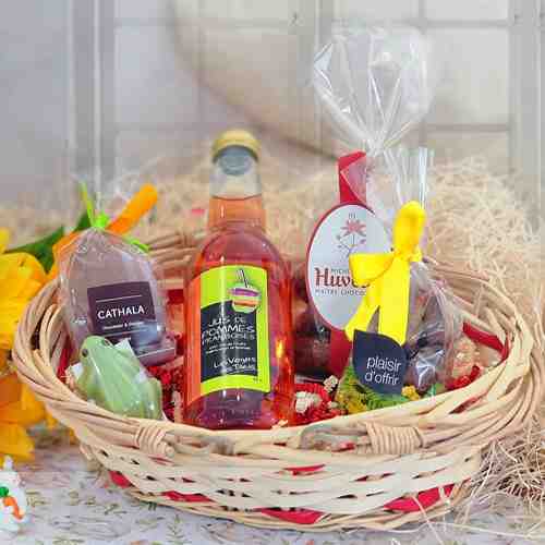 Easter Chocolate Basket-Easter Gift Baskets Send To Italy