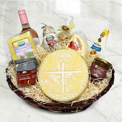 A Treat To Savor-Festive Food Baskets For Holiday